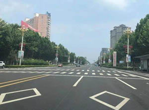 道路菱形的交通標(biāo)志線(xiàn)