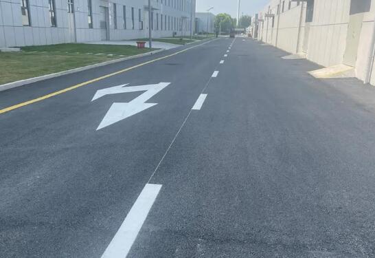 蘇州廠區(qū)劃線認準專業(yè)團隊，施工周期短，標線耐磨抗造