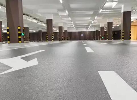 工廠磨石地坪施工難題不用愁,專業(yè)設(shè)備團(tuán)隊來解憂 工廠磨石地坪施工難題不用愁,專業(yè)設(shè)備團(tuán)隊來解憂